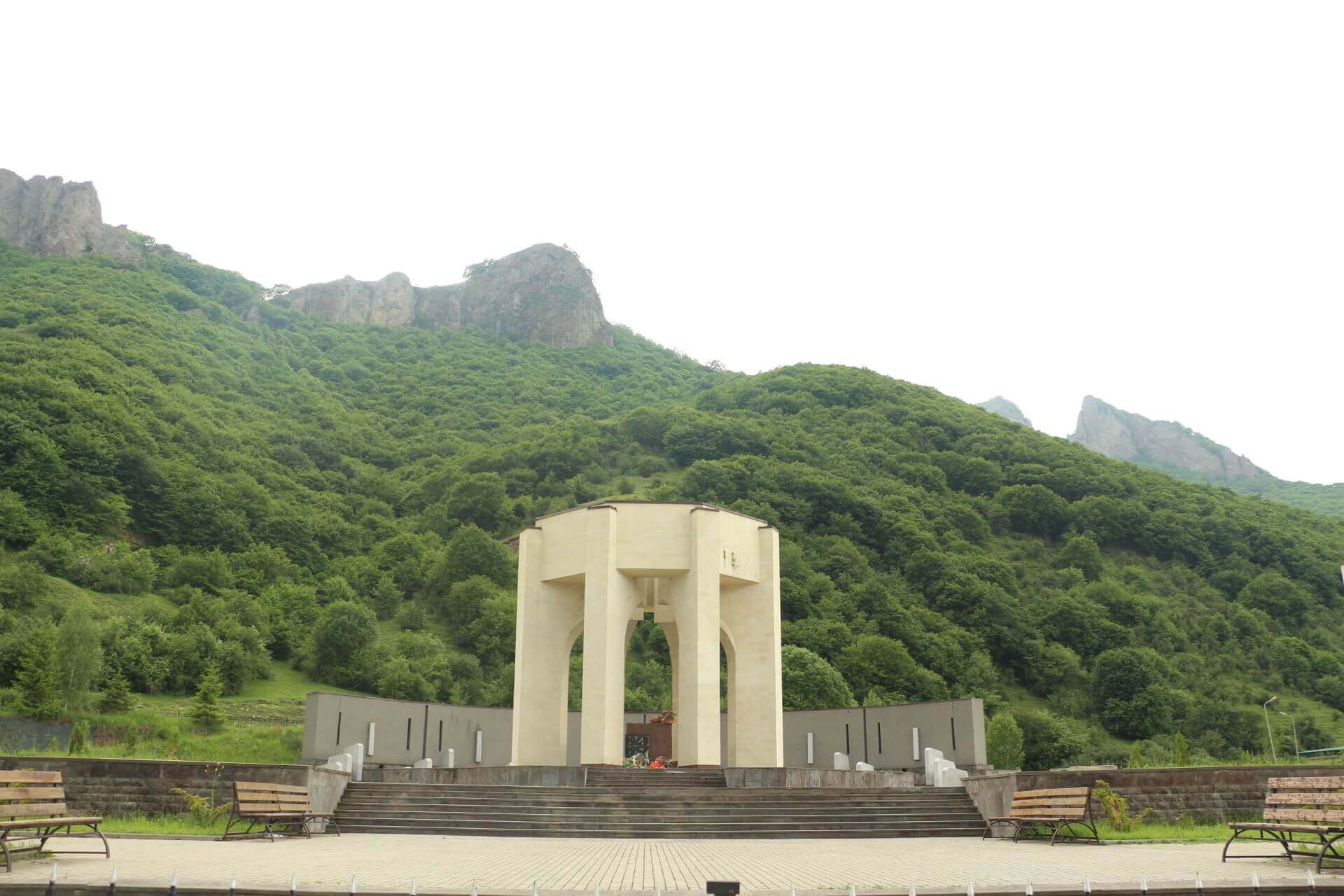 Памятник возрождения